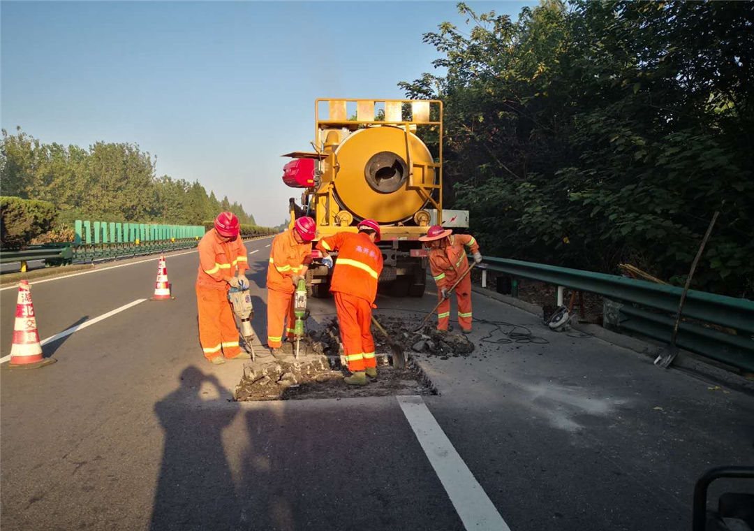 开云网页版登录入口：守护高速路面，畅行无忧之路